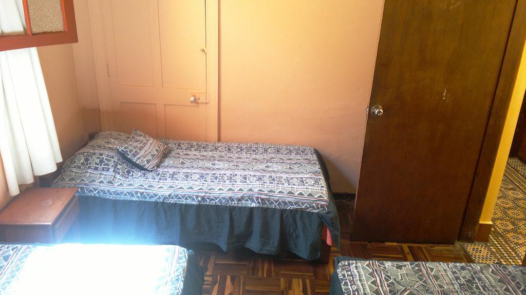 Friends House Lima Quarto foto